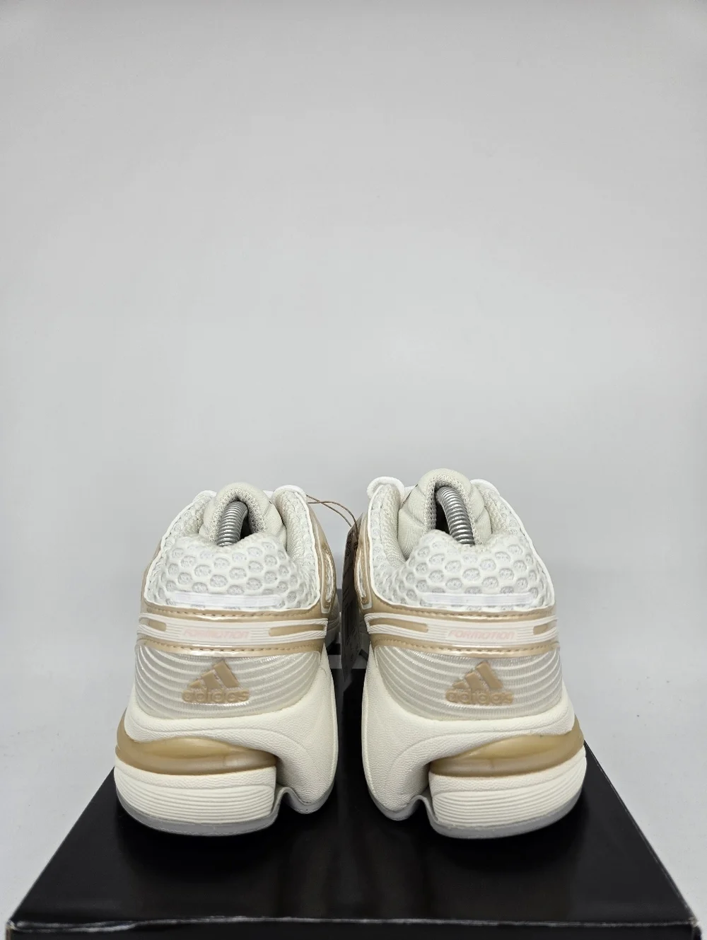 adidas Women's Adistar Control 5 Off White Blush Pink Grey Shoes Size 9.5 New